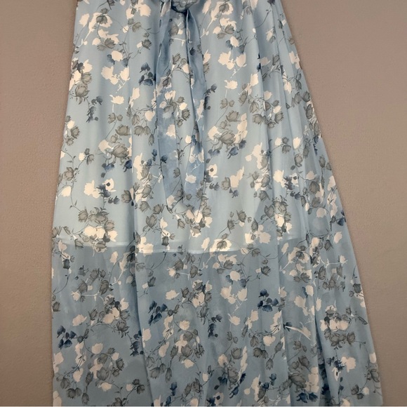 Floral Light Blue Maxi Dress With Flutter‎ Sleeves Smocked Back Tie Waist Medium - Picture 5 of 11